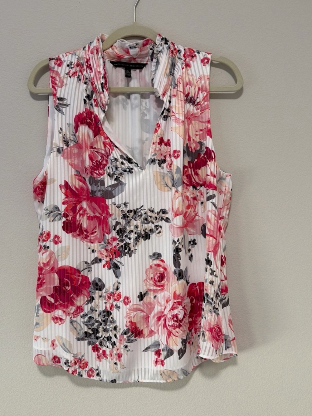 White House Black Market White Floral Pleated V-Neck Tank